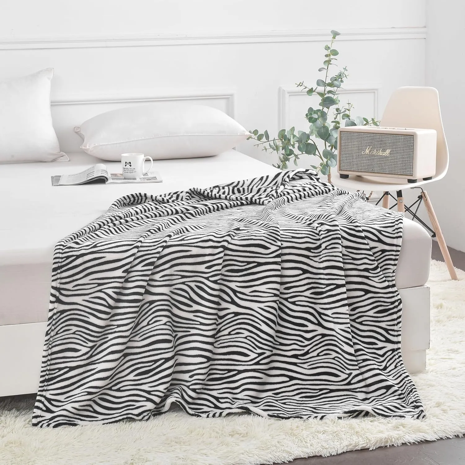 Bnuitland Cute Zebra Print Fleece Flannel Blanket (50X40 inches) with Storage Pouch, 300 GSM Double Sided Super Soft Bed Throw for Kids and Babys, Black and White Lightweight Fuzzy Home Decor