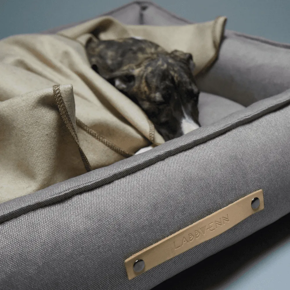 TÖVE Luxury High Side Dog Bed by Labbvenn in Nut
